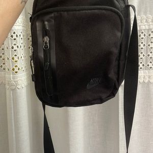 Nike tech small items bag